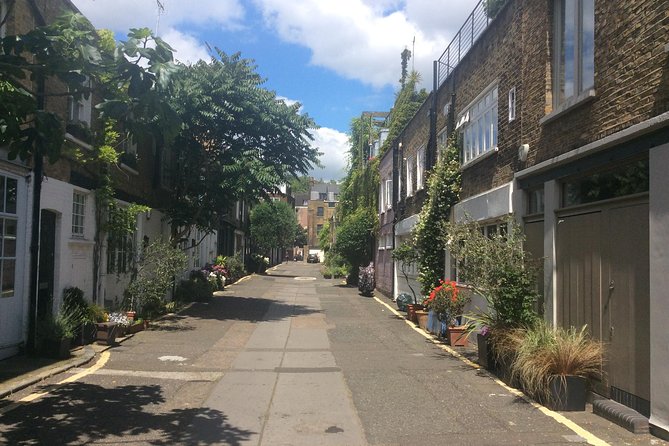 London Literary Private Walking Tour Of Bloomsbury - Entering Bloomsbury: gardens, squares, and the big literary vibe