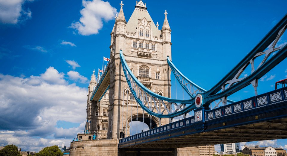 London: London Sightseeing Walking Tour with 30+ Sights - Pace, comfort, and what to bring for a 5-hour hit