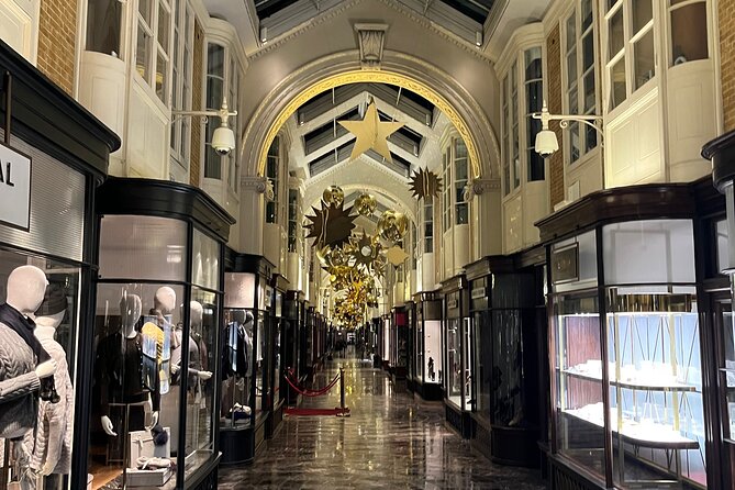 London Magical Christmas Walking Tour with Guide - Hyde Park Winter Wonderland: enjoy the vibe, but plan for separate entry
