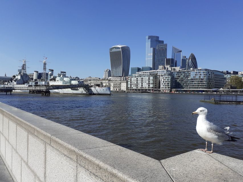 London: Medieval History Walking Tour from The Tower - London Bridge to Borough Market: From River Control to Everyday Life