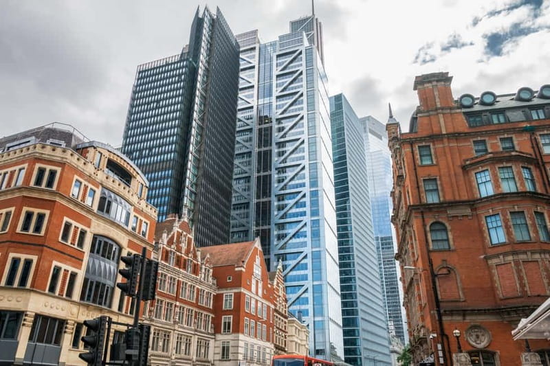 London: Modern Architecture & Building Guided Walking Tour - City Hall and the Thames: where the skyline meets infrastructure