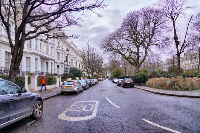 London: Notting Hill Self-Guided Walking Tour with an APP - Portobello Road Market: do the street-level thing