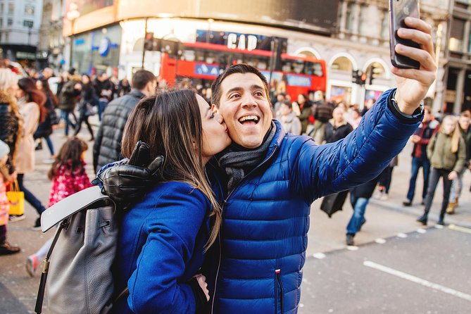 London photoshoot with Pro photographer. Prewedding/Individual/Family - A Private Photo Walk Is a Better London Souvenir Than Random Shots