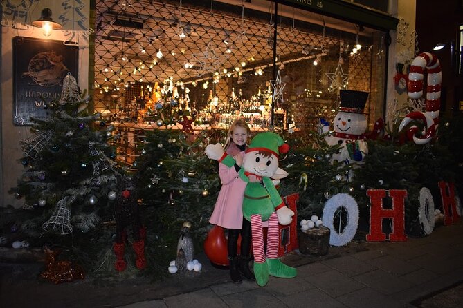 London Private Christmas Lights Taxi Tour with Pick Up - Covent Garden: festive treats without rushing the rest of the night