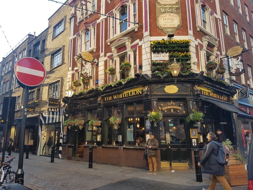 London: Private City Tour - Why a classic British car makes the city feel different