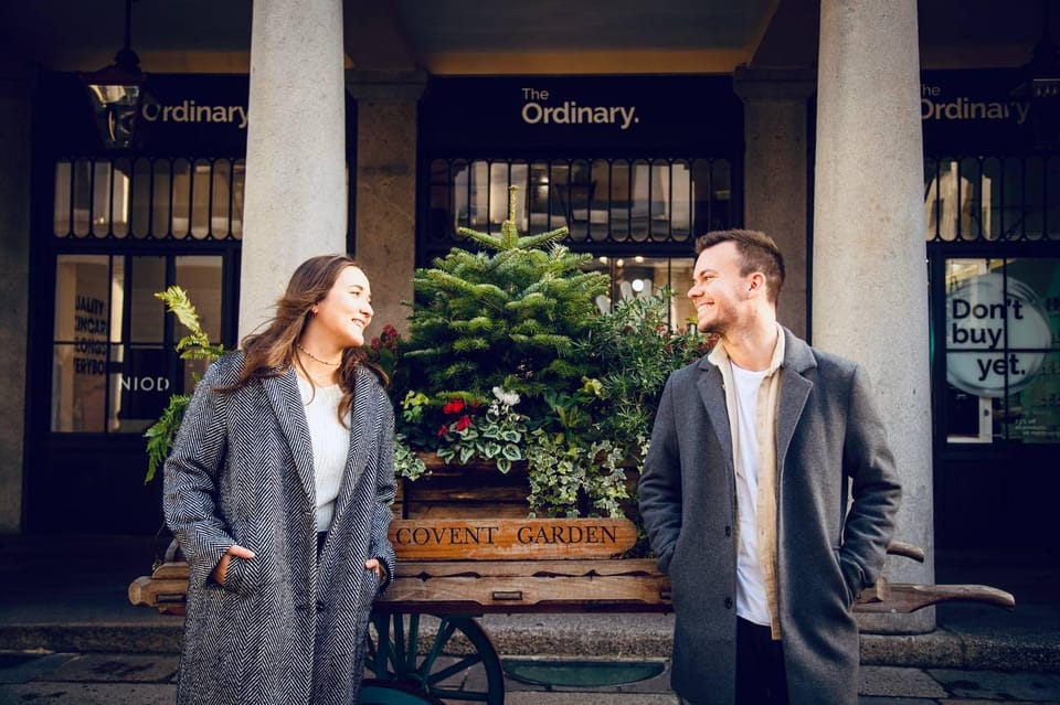 London: Private Couples Photography Session with Landmarks - Posing tips that make you look natural (not stiff)