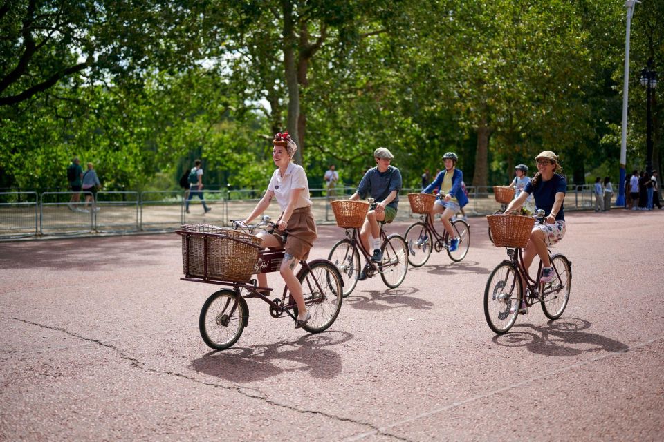 London: Private Family Guided Bike Tour with Childseats - Riding past London’s landmarks, one photo stop at a time
