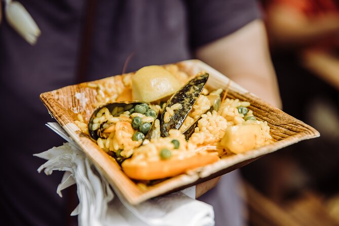 London Private Food Tour, the Best of East London with a Local Foodie - Starting at Starbucks Liverpool Street: simple and central