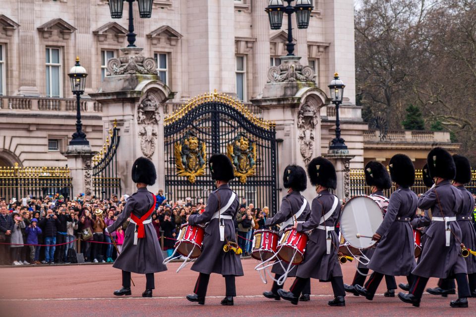 London: Private Guided Tour of Top Highlights by Car - Big Ben, the Palace of Westminster, and the Westminster power corridor