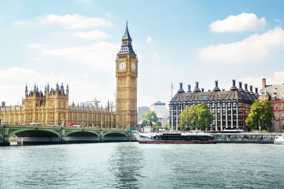 London: Private Guided Tour of Top Highlights by Car - Tower of London in the 9-hour option: ravens and the darker side