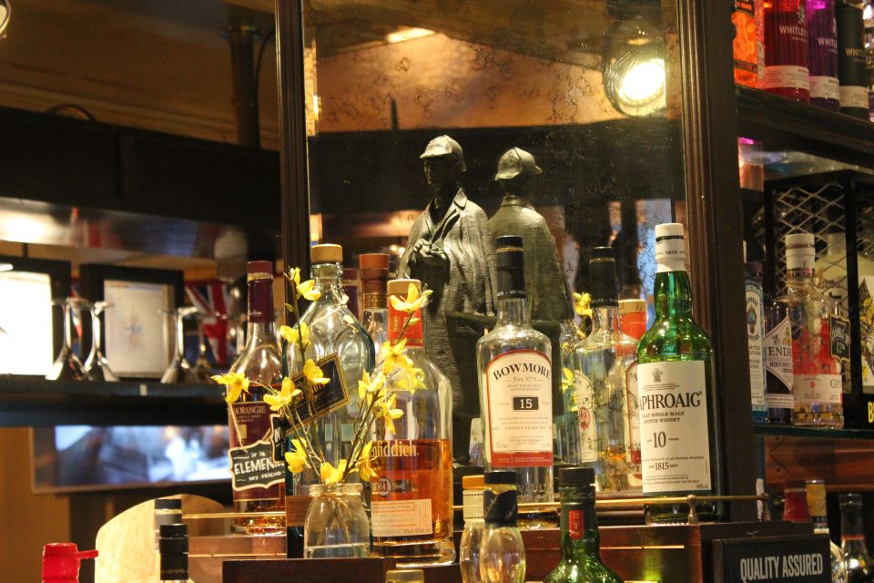 London: Private Pub Tour - Stop one: the pub split in two (a London oddity with a point)