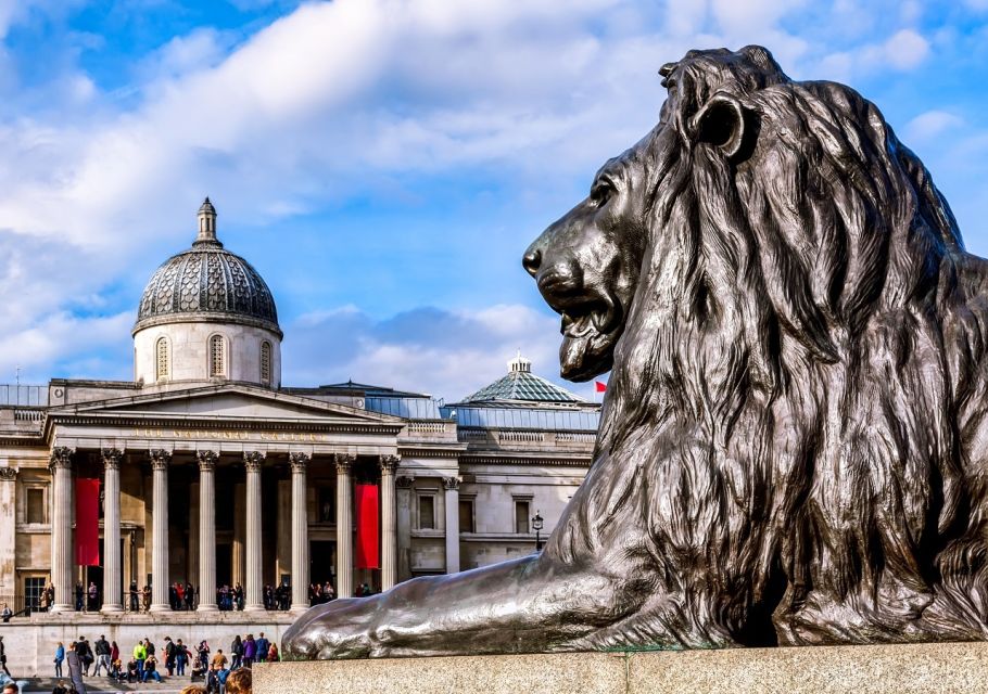London: Private Walking Tour in Spanish - Churchill War Rooms, Downing Street, and Westminster Abbey: The Power of Seeing It in Sequence