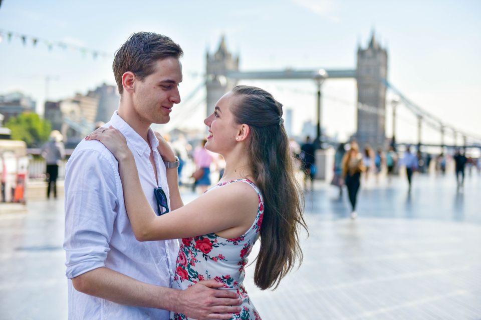 London: Professional Private Photoshoot and Edited Photos - St Paul’s Cathedral photo stop: 30 minutes of strong “wow” potential
