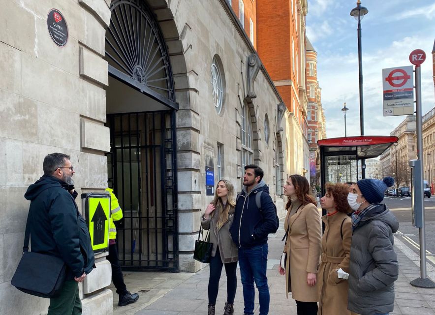 London: "Queen" Highlights Walking Tour - Kensington Homes: Real Streets, Real Names, Serious Chapters