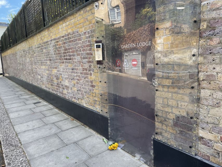 London: "Queen" Highlights Walking Tour - Price and Value: What $22 Buys in 2.5 Hours