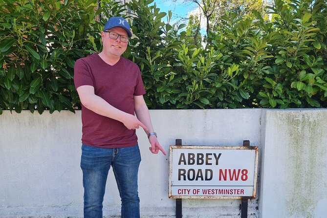 London: Rock N Roll Beatles Private Black Cab Tour - Lennon, blue plaques, and how guides turn streets into stories