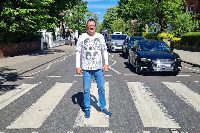 London: Rock N Roll Beatles Private Black Cab Tour - Savile Row and Carnaby Street: 1960s London style in motion