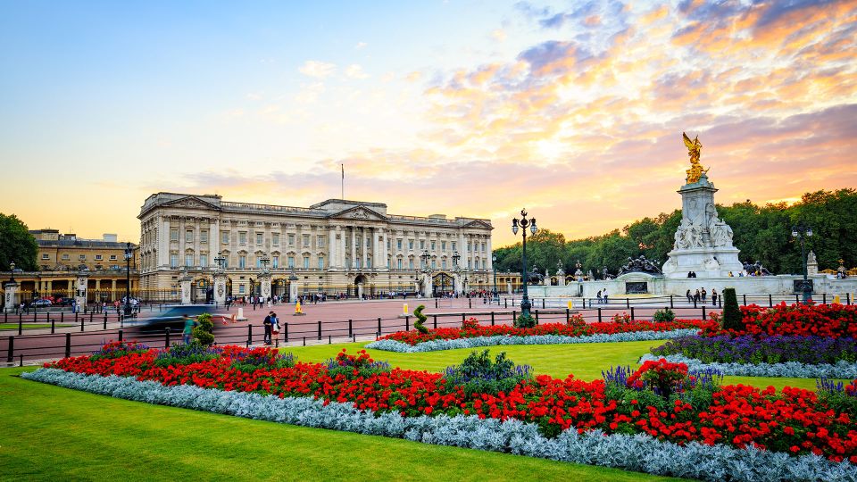 London: Royal London Tour - Victoria Coach Station start: easy to find, easy to reset