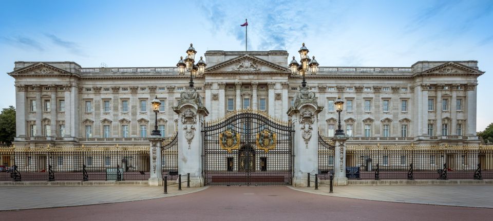 London Royal Tour - Buckingham Palace Entry - 12 guests 2,5h - Constitution Hill Views: Buckingham Palace Before You Go Inside