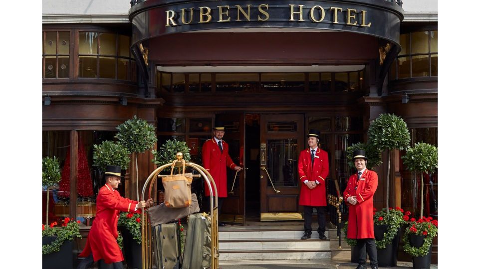 London: Royal Tour with Afternoon Tea at the Rubens - Key moments you’ll care about