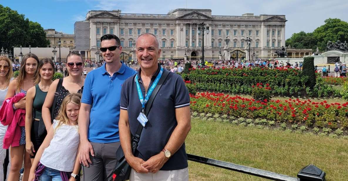 London: Royal Walking Tour and Buckingham Palace Audio Tour - Royal landmarks on the way: more than quick photo stops