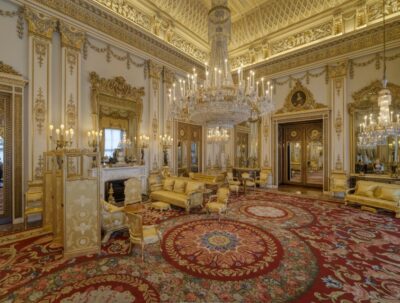 London: Royal Walking Tour and Buckingham Palace Audio Tour - St James Park and The Mall: the royal mile, paced for looking