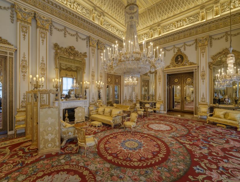 London: Royal Walking Tour and Buckingham Palace Audio Tour - St James Park and The Mall: the royal mile, paced for looking