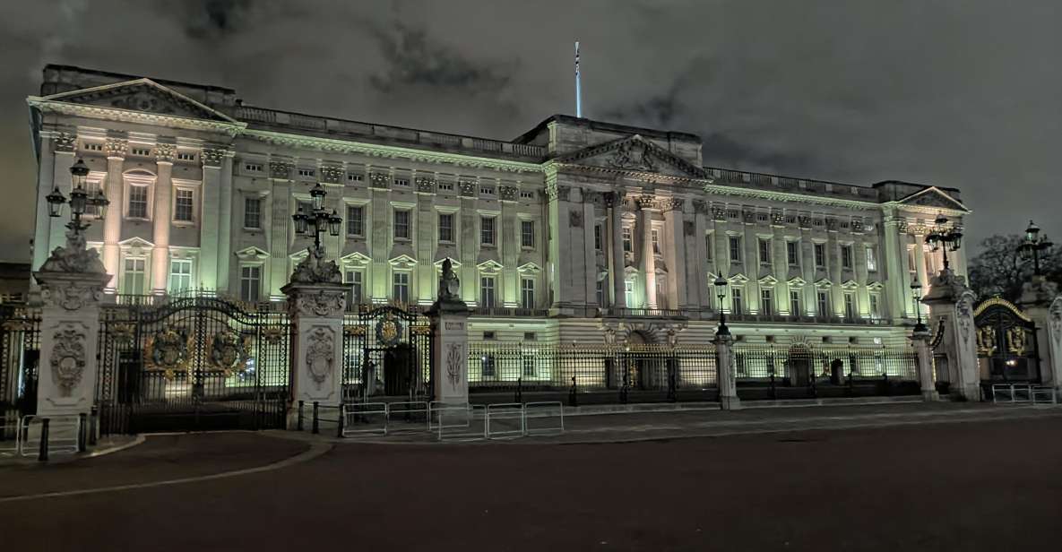 London : Royal Westminster By Night Walking Tour - Green Park meeting point and the smart 7:30 PM timing