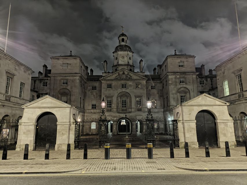 London : Royal Westminster By Night Walking Tour - St James’s Palace and St James’s Park: a breather with wildlife and lore