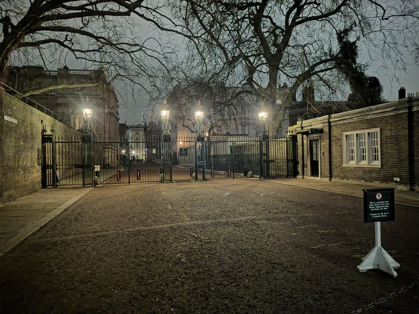 London : Royal Westminster By Night Walking Tour - Parliament Square and the Big Ben clock tower moment
