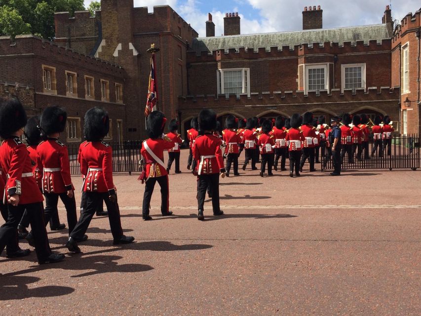 London: Royalty Walking Tour with Changing of The Guard - The Mall after the Guard: Clarence House and the royal walk