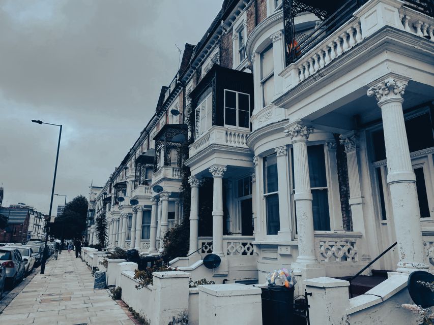 London: Secrets of Freddie Mercury Tour with a Cocktail - How the 2.5 hours usually feels: pace, breaks, and weather reality