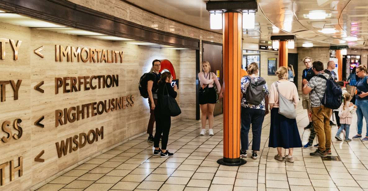 London: Secrets of the London Underground Walking Tour - Starting at Baker Street: the Underground before it was famous
