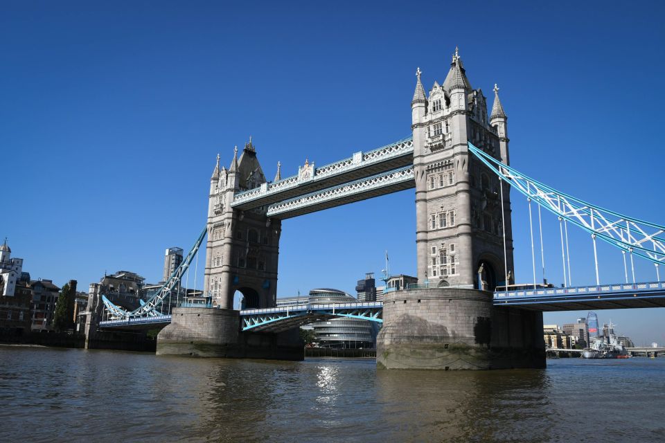 London: See 40+ London Sights – Fun Local Guide - Lunch at London Bridge: how to handle the food plan