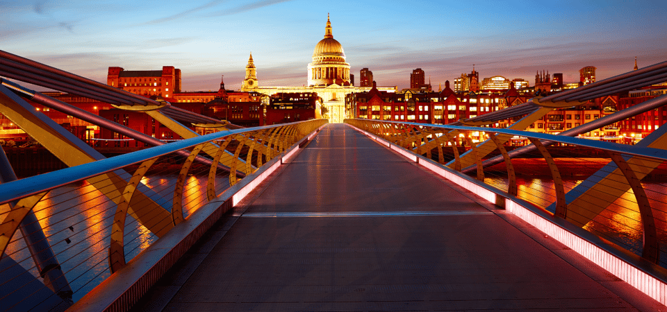 London: Self-Guided History City Tour with an App - South Bank Art Stops: Tate Modern and Cardinal Wharf
