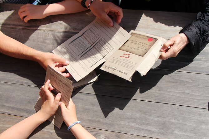 London Self-Guided Murder Mystery Tour by Trafalgar Square - Private for your group: a better vibe than you’d expect