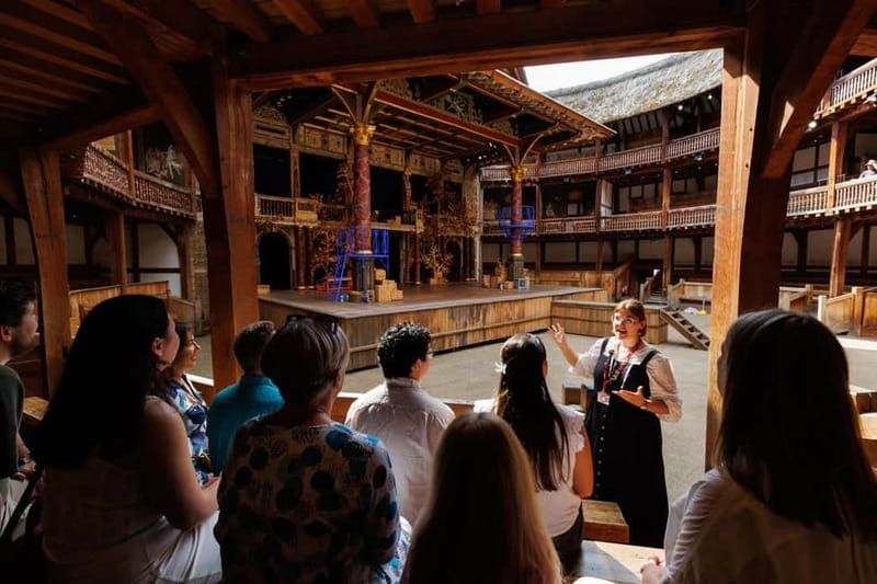 London: Shakespeare's Globe Theatre Guided Tour - The guided tour in the wooden O: what the Globe story actually explains