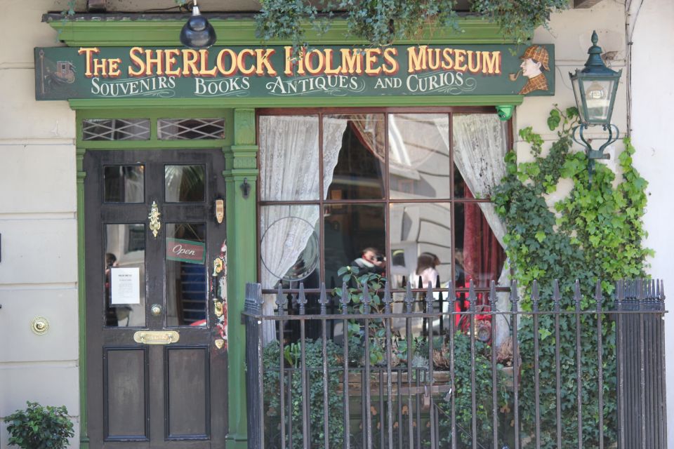 London: Sherlock Holmes Guided City Walking Tour - The original stories on real addresses: where the books meet the streets