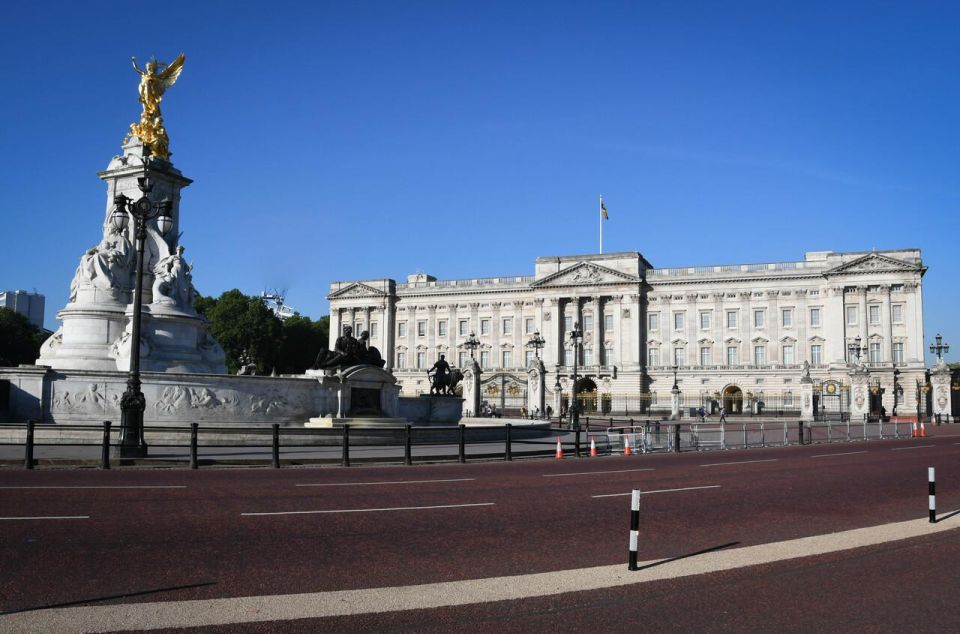 London: Sherlock Holmes Museum & Westminster Walking Tour - Meet outside The Ritz, then walk Westminster like you mean it