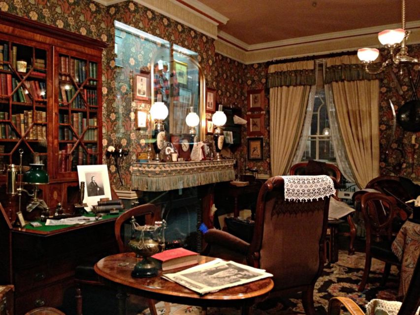 London: Sherlock Holmes Museum & Westminster Walking Tour - Group pace, weather reality, and what to bring