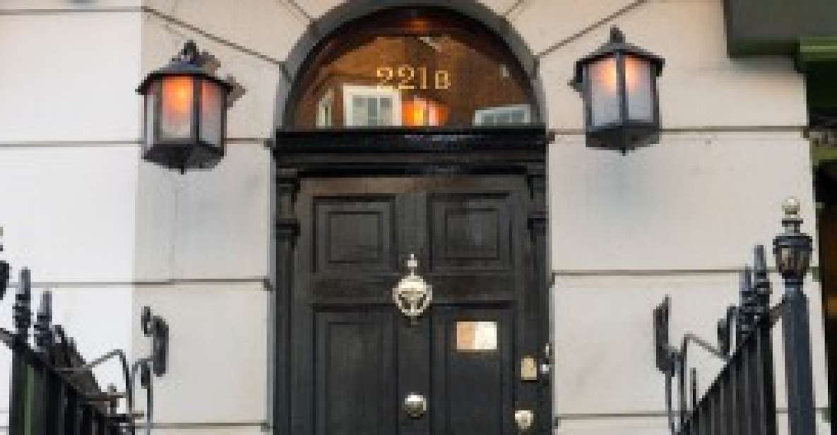 London: Sherlock Holmes Tour by Black Cab - Getting In A London Black Cab For Sherlock Hunting