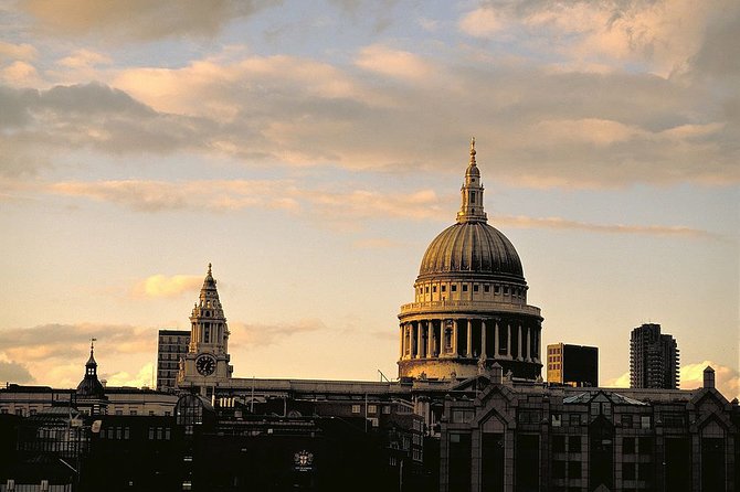 London Sights and Sounds on Christmas Day Afternoon Guided Tour - Tower of London and St Paul’s: The City’s Power in Two Different Moods