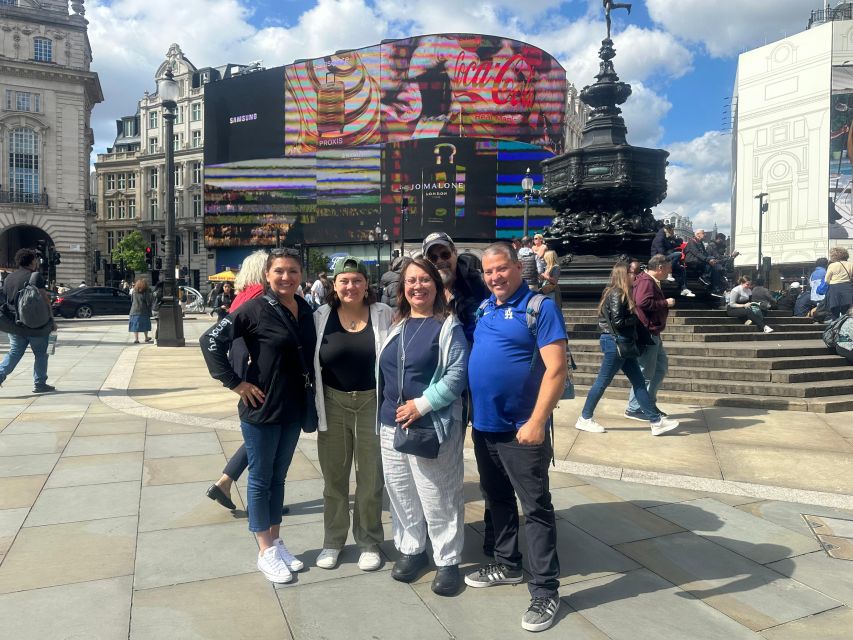 London: Sightseeing Black Cab Tour with Hotel Pickup - West End landmarks: Piccadilly Circus, Leicester Square, Nelson’s Column