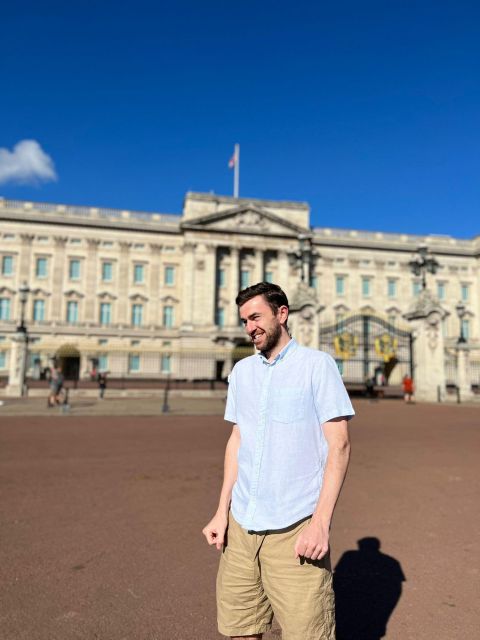 London: Sightseeing Tour - in clear, slow English - 10 Downing Street and Big Ben: quick exterior views with big symbolism