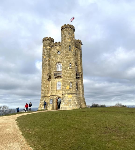 London: Small Group Cotswolds Trip with Bourton-on-the-Water - Getting There Comfortably: Earls Court Pickup and Smooth Transfers