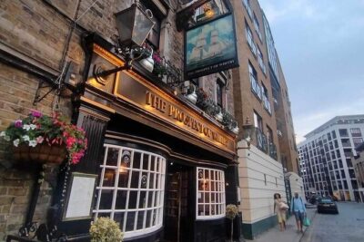 London Small Group Tour: The Pirate Pubs of Old London Half-Day - Meeting at Rotherhithe and getting your bearings
