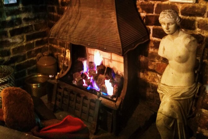London Small Group Tour: The Pirate Pubs of Old London Half-Day - Stop 3: The Captain Kidd Pub, riverside mansion vibes, and ales