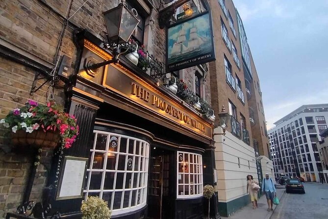 London Small Group Tour: The Pirate Pubs of Old London Half-Day - Meeting at Rotherhithe and getting your bearings