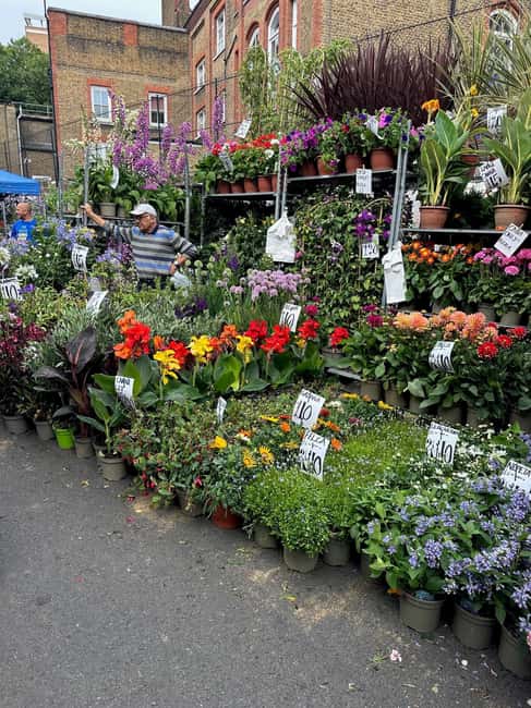 London: Sunday Markets Guided Walking Tour - Brick Lane: vintage finds and fashion you can actually spot