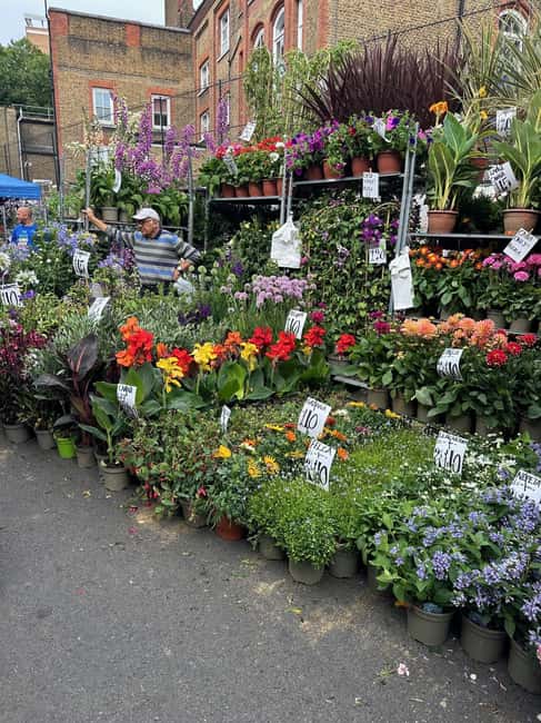 London: Sunday Markets Guided Walking Tour - Old Spitalfields Market to Spitalfields finish: where Sunday shopping feels most local